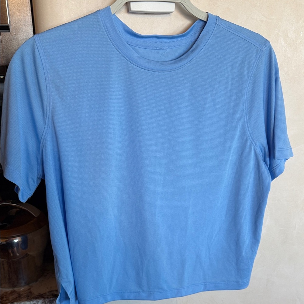 Lululemon women’s  Blue T-Shirt